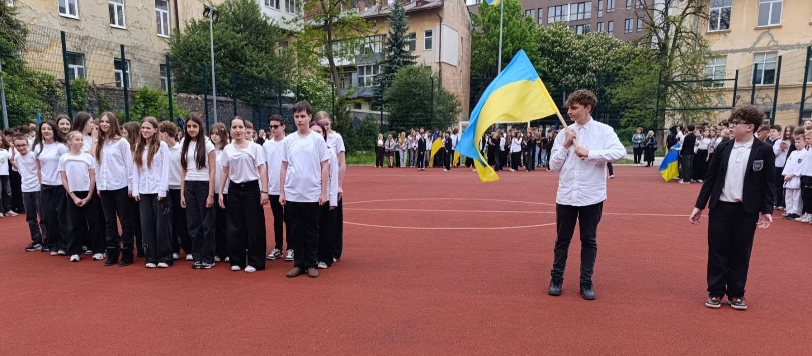 Фото — ЛУГГ ім. О. Степанів