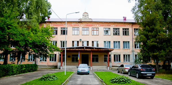 Фото — Львівський фізико-математичний ліцей