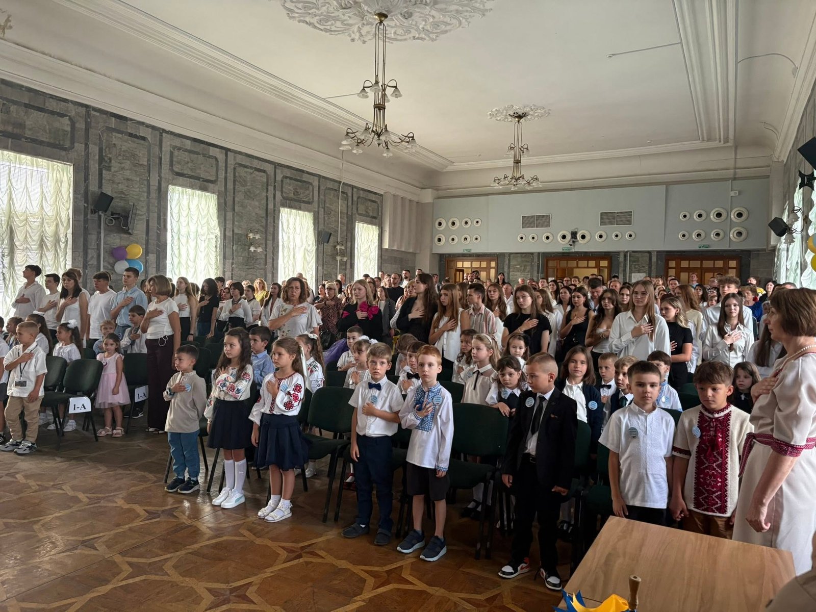 Фото — Ліцей № 100 "Поділ"